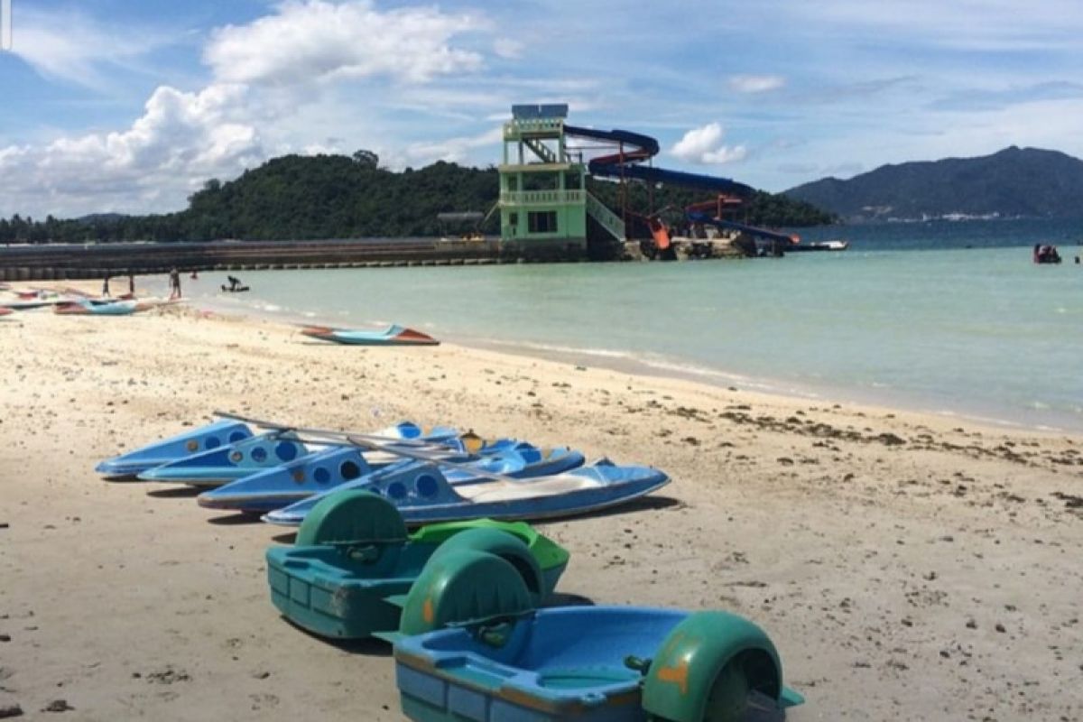 Objek wisata Laut Mutun dan Sari Ringgung Lampung ditutup