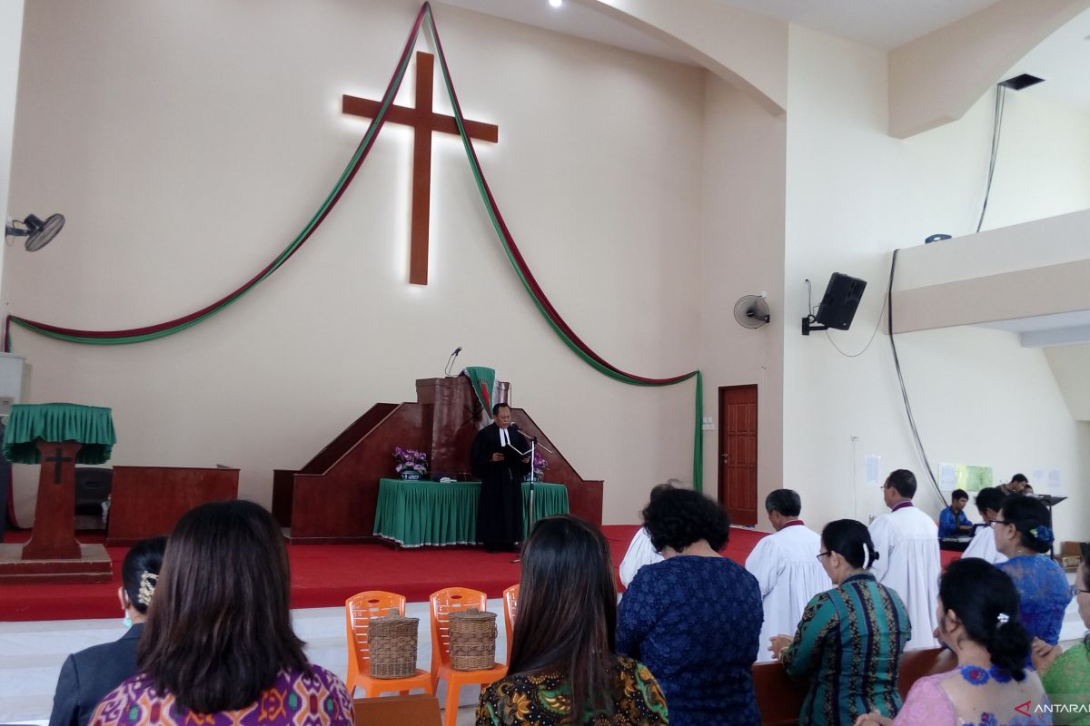 HKBP Distrik XXII Riau tetap buka ibadah minggu dengan terapkan social distancing