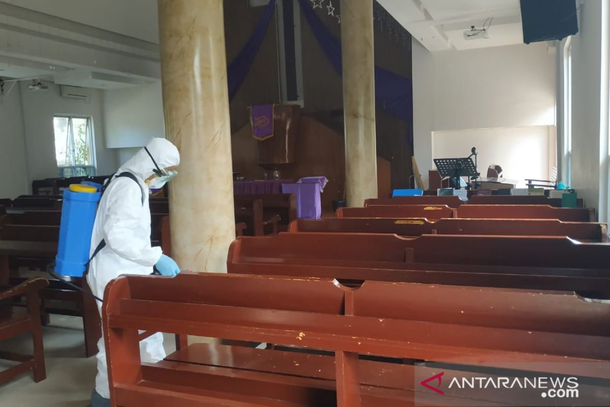 GPIB Immanuel Tanjung Pandan semprotkan disinfektan antisipasi COVID-19