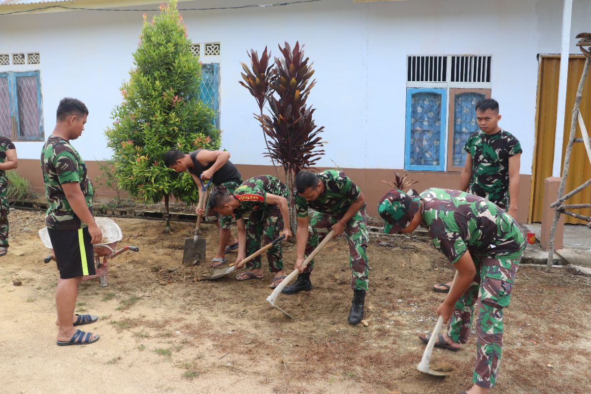 Agar lingkungan tetap bersih, ini dilaksanakan prajurit TMMD