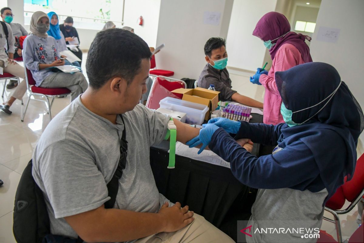 Sebelum tes darah, dokter larang minum kopi dan teh