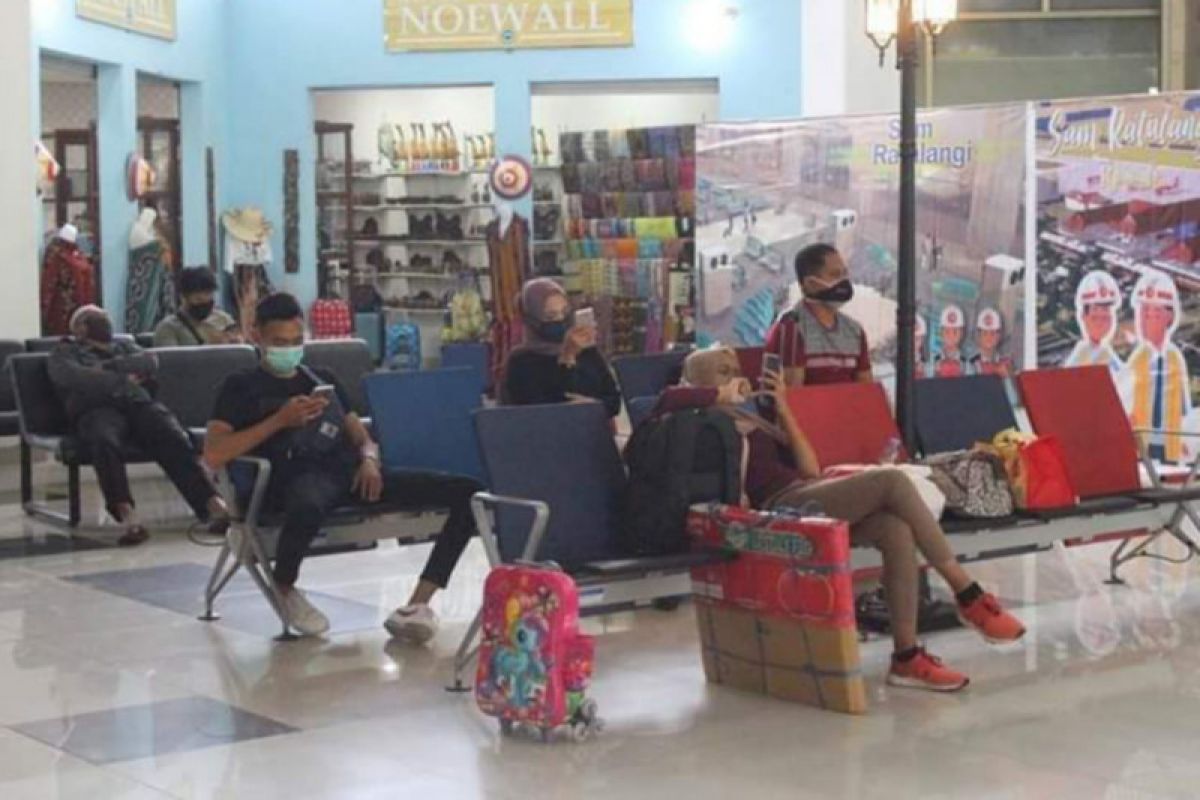 Bandara Samrat Manado mulai terapkan "social distancing"