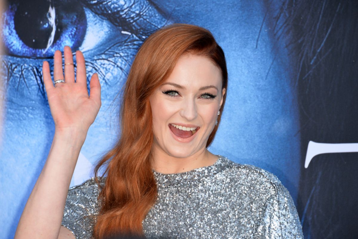 Sophie Turner sindir yang tolak isolasi diri