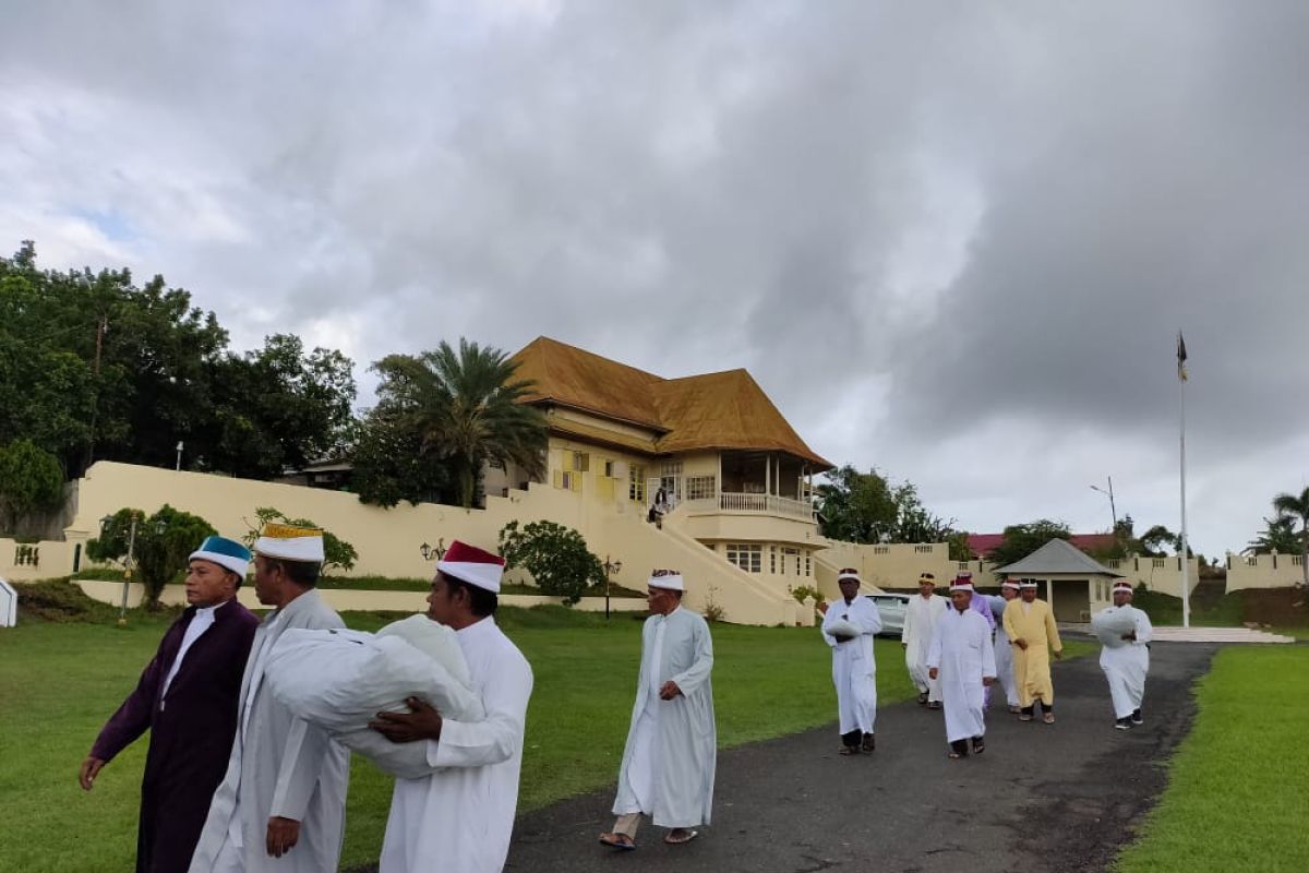 Kesultanan Ternate gelar ritual tolak bala doakan terhindar COVID - 19