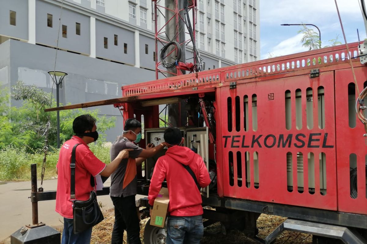 Telkom memperkuat sinyal di Rumah Sakit Darurat COVID-19