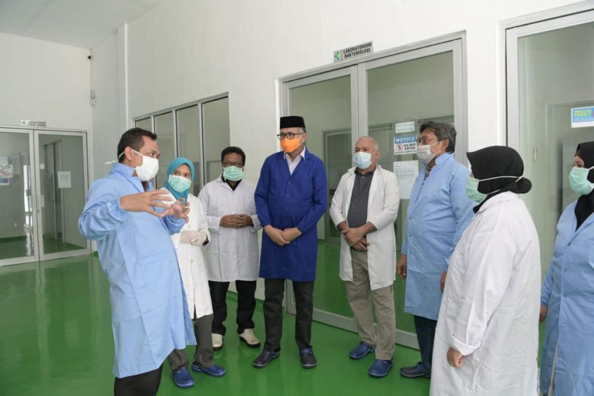 Plt Gubernur tinjau Laboratorium pemeriksaan spesimen virus corona di Aceh