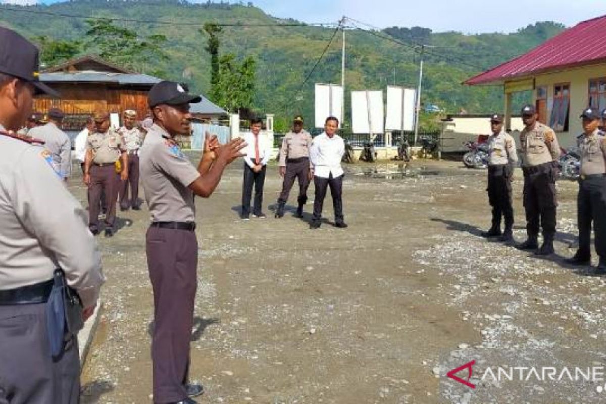 Kapolres Tolikara perintahkan Bhabinkamtibmas sosialisasi maklumat Kapolri