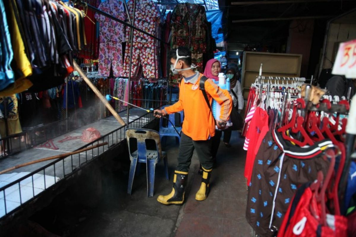 Pasar Horas Pematangsiantar disterilisasi cairan disinfektan