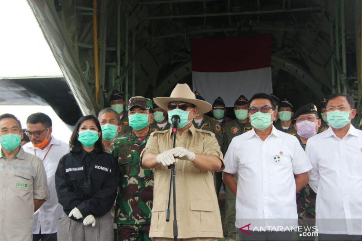 Prabowo kagum dengan  dokter rumah sakit tangani pasien COVID-19