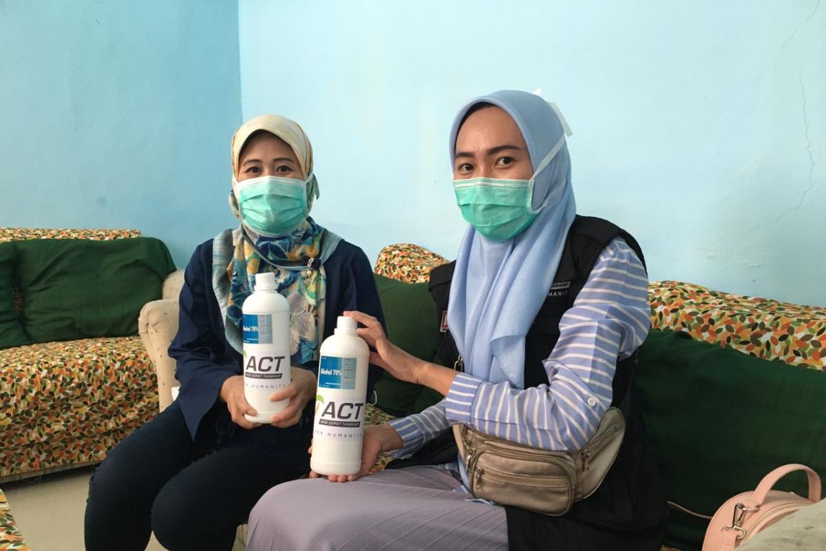 ACT Lampung beri bantuan APD ke RSUDAM