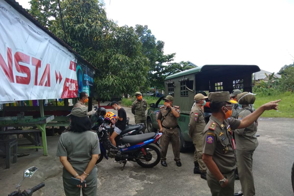 Satpol PP Tarakan razia pelajar di tempat nongkrong