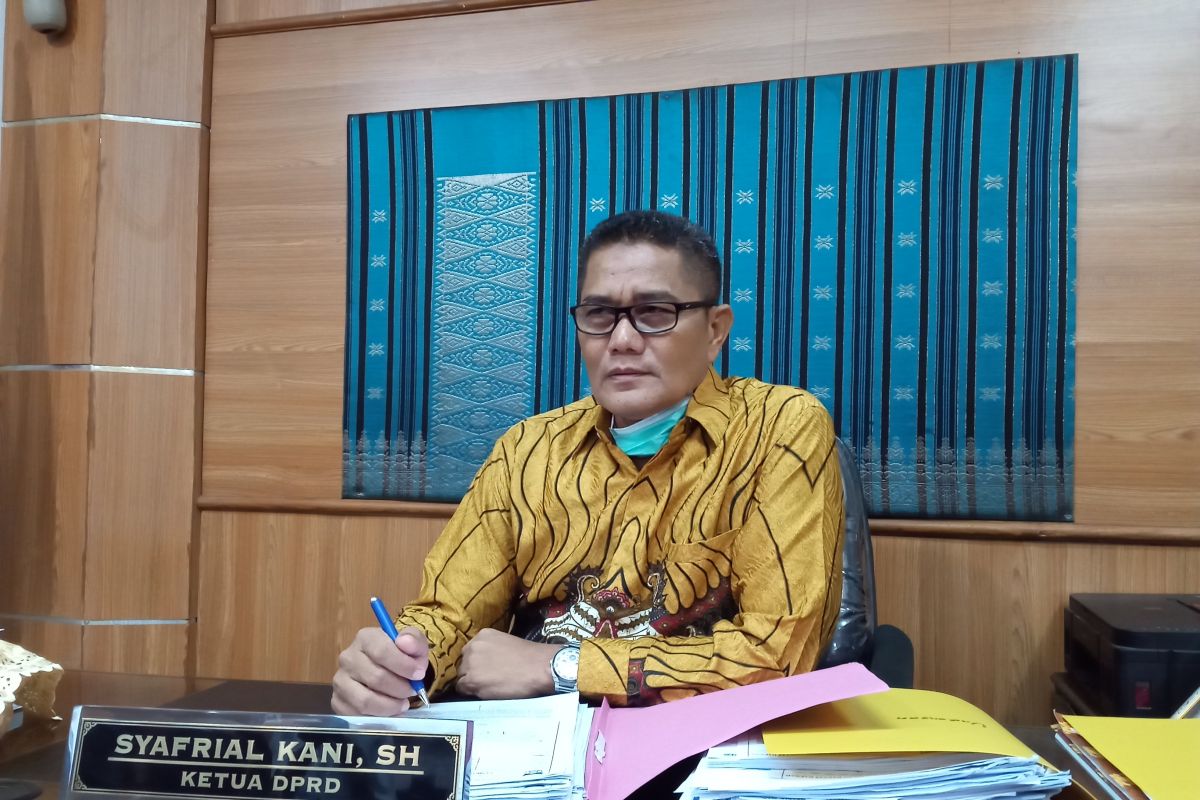 DPRD Padang hentikan kegiatan kunjungan kerja antisipasi penyebaran COVID-19