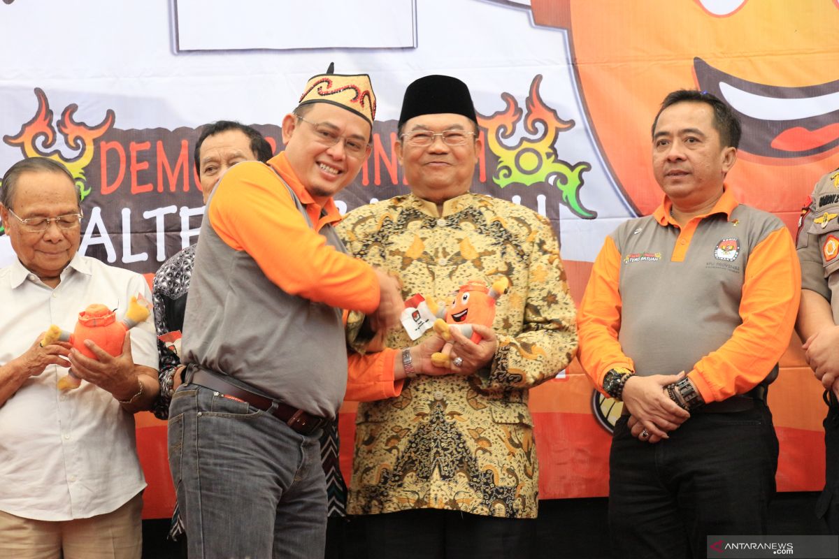 Akibat corona, KPU Kalteng tunda tahapan Pilkada 2020