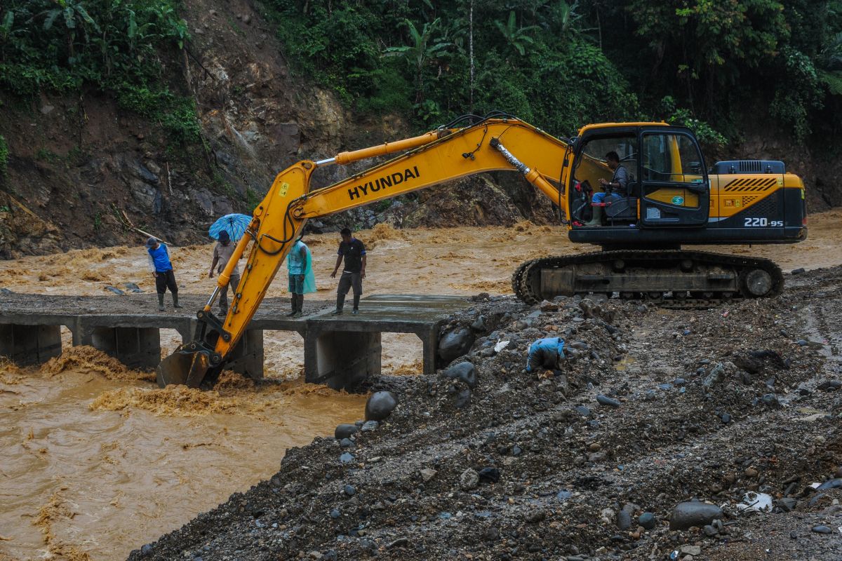 Pemprov Banten targetkan jembatan discover  limpasan Muhara rampung pekan depan