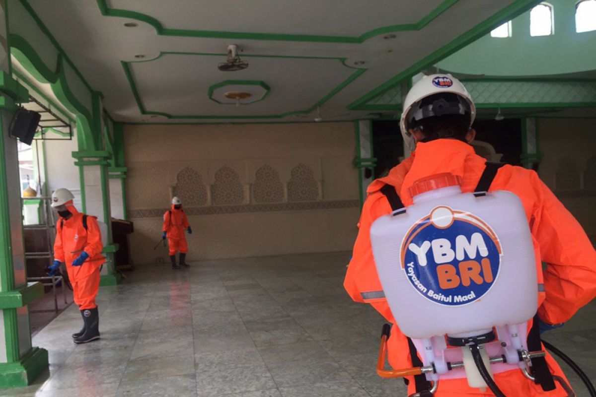 YBM BRI Aceh salurkan bantuan untuk sukarelawan gugus tugas COVID-19