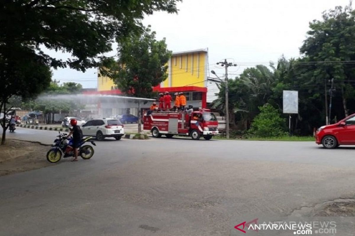 Warga perumahan berharap penyemprotan disinfektan tidak hanya di Jalan