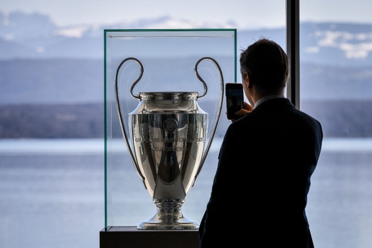 UEFA pindahkan final Liga Champions dari Saint Petersburg ke Paris akibat perang Eropa Timur