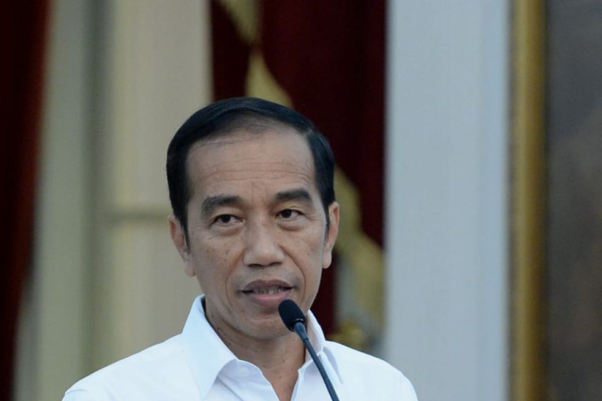 Presiden Jokowi akan bagikan kartu sembako untuk respons dampak COVID-19