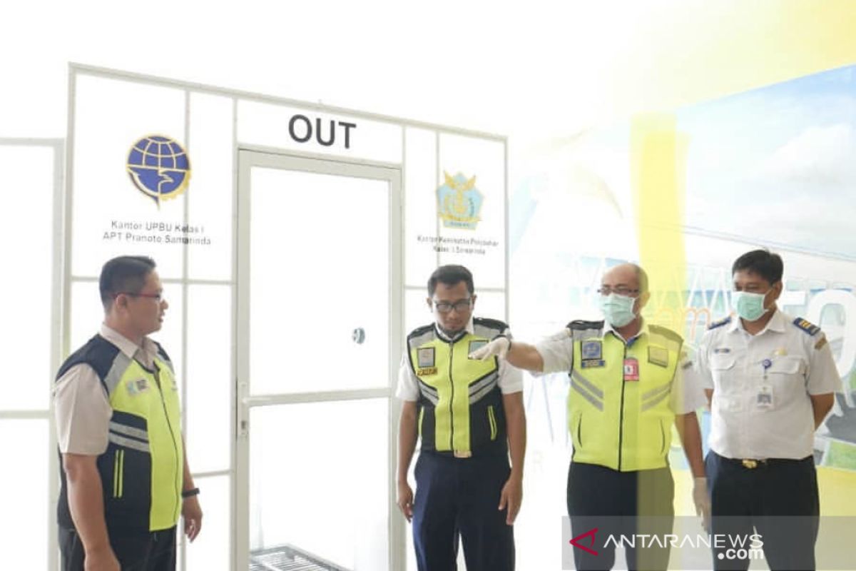 Bandara APT Pronoto Dipasang Bilik Disinfektan