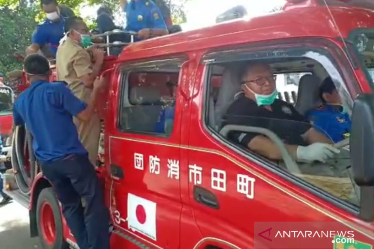 Bupati Sukabumi turun langsung imbau warga lakukan social distancing