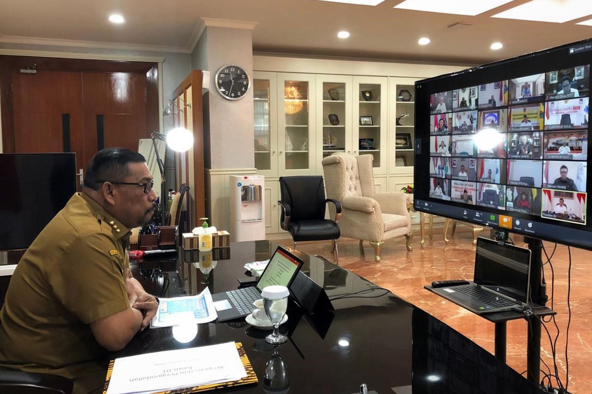 Menko Polhukam anjurkan Sholat Id Idul Fitri 1441 H di Ambon dari rumah