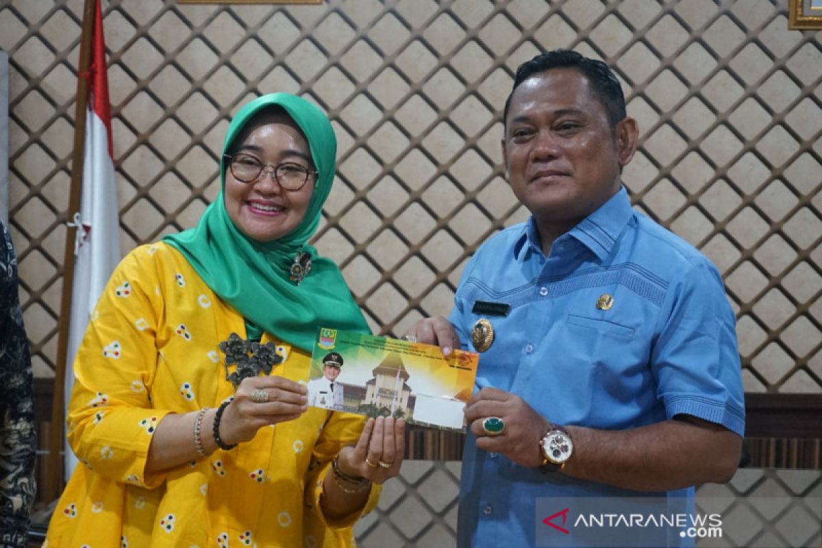 Bekasi distribusikan dokumen kependudukan lewat layanan antar