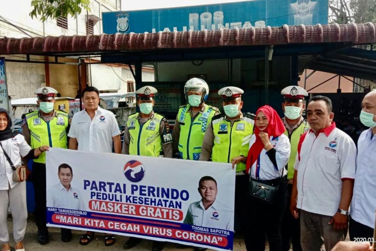 Partai Perindo Langkat bagi 1.000 masker gratis