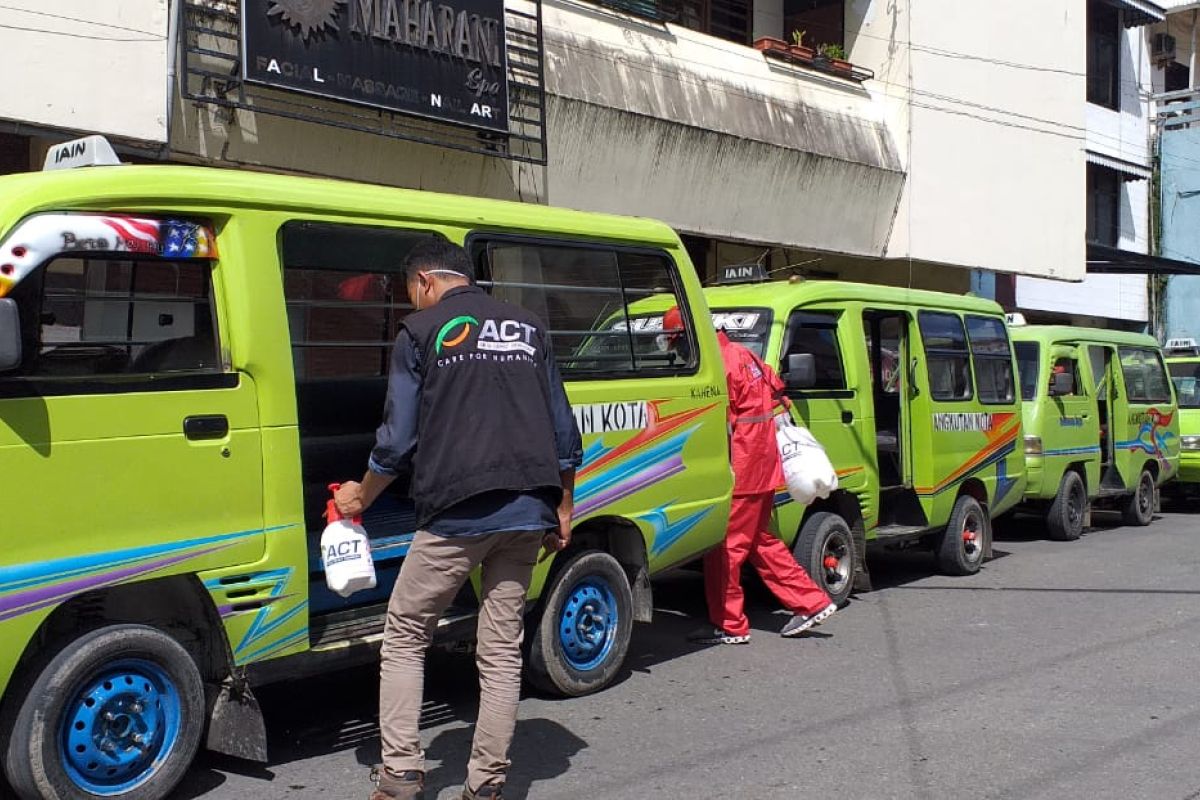 ACT-MRI Maluku lakukan disinfektan cegah COVID-19 di Kota Ambon