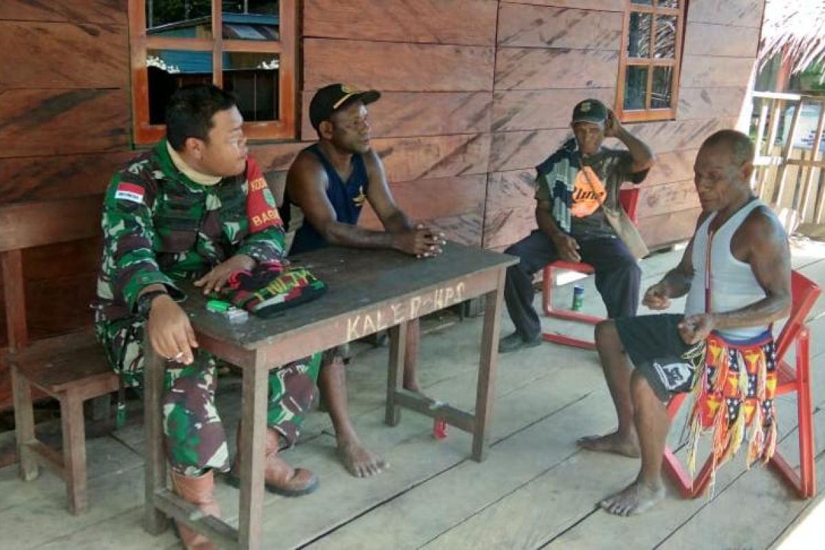 Satgas TMMD sosialisasikan pencegahan corona pada warga Kampung Kibay