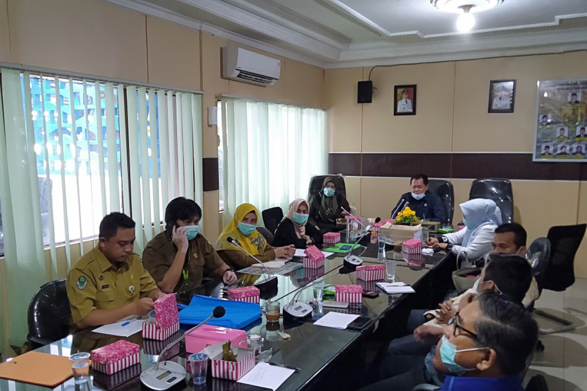 DPRD Banjarmasin rapat dengan Dinkes dan Disdik untuk kesiapan tangkal Covid-19