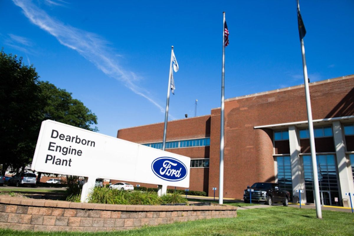 Pembukaan kembali pabrik Ford AS tergantung serikat pekerja