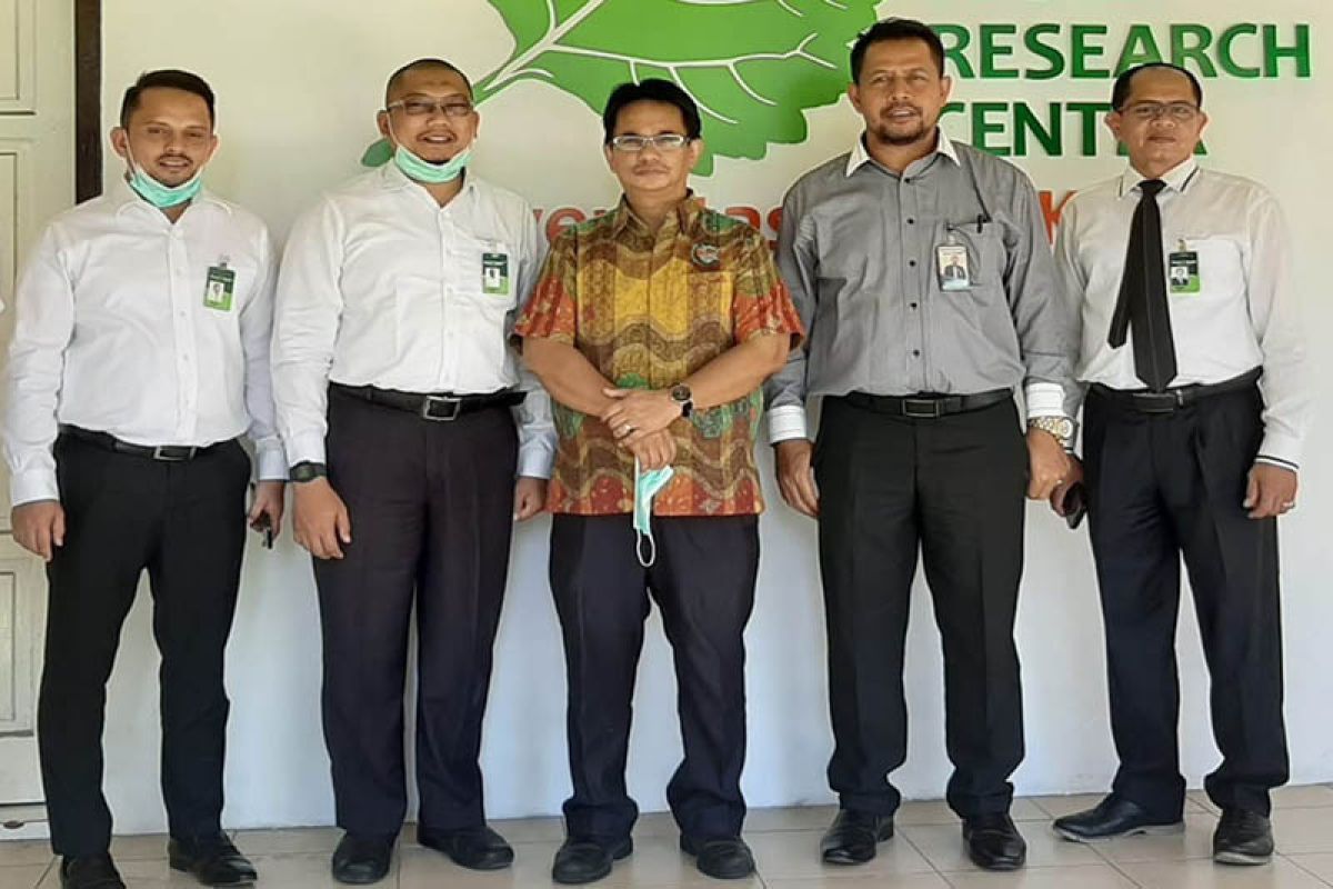 Bank Aceh Syariah dukung ARC Unsyiah produksi hand sanitizer