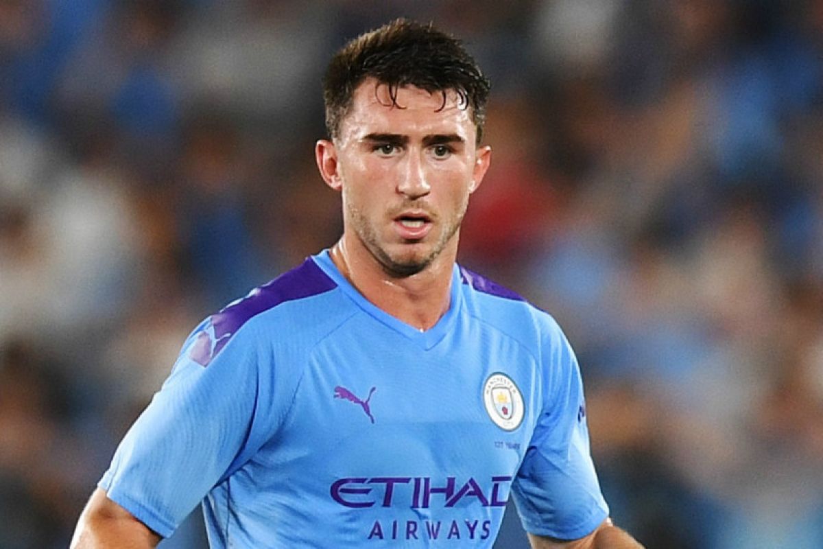 Barcelona siap datangkan bek Manchester City Aymeric Laporte