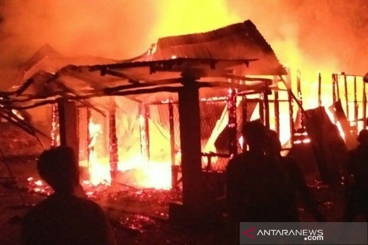Kebakaran rumah di Simalungun seorang nenek dan cucu tewas terbakar
