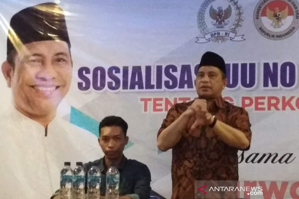 Cegah COVID-19, legislator dorong pemerintah perbanyak bilik disinfektan