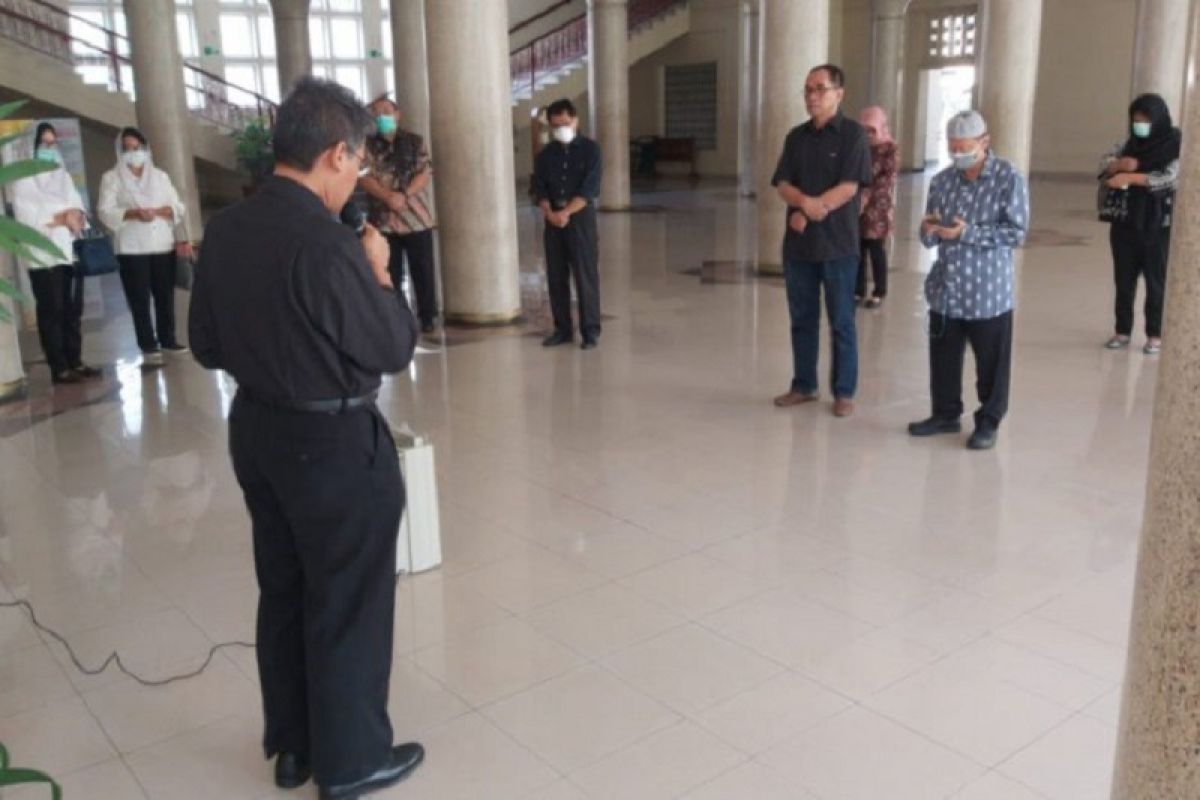 Guru Besar UGM Yogyakarta yang dinyatakan positif COVID-19 meninggal