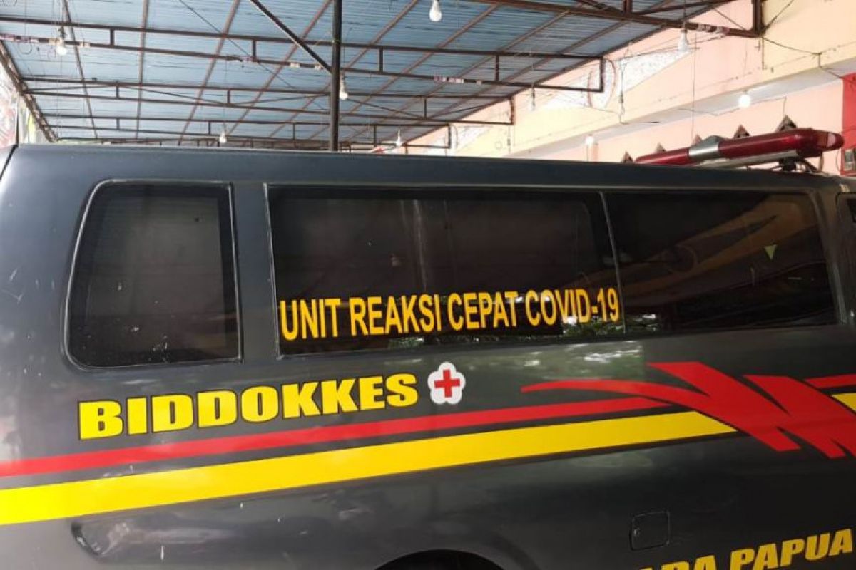 Bidokkes Polda Papua siagakan tiga unit ambulans tangani wabah virus corona
