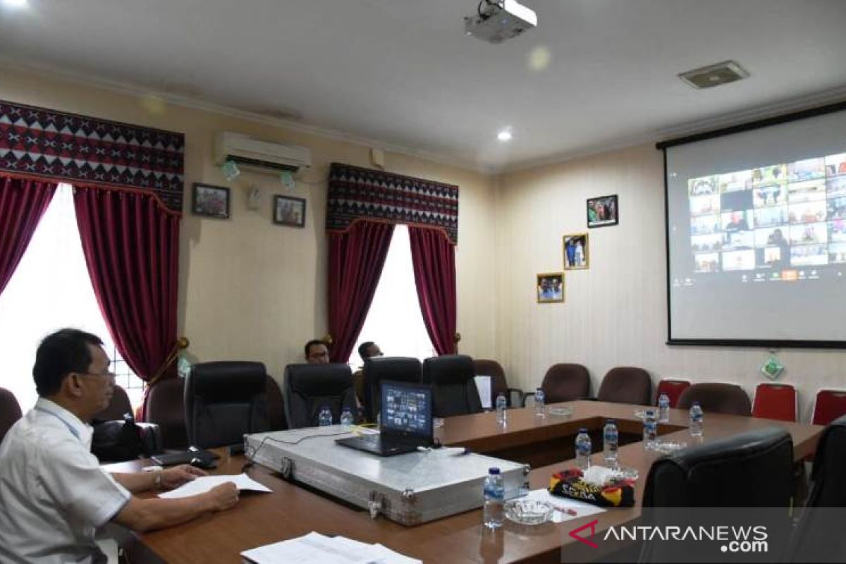 Bupati Tapsel lapor ke Gubsu siapkan ruang 9 tempat tidur isolasi COVID-19