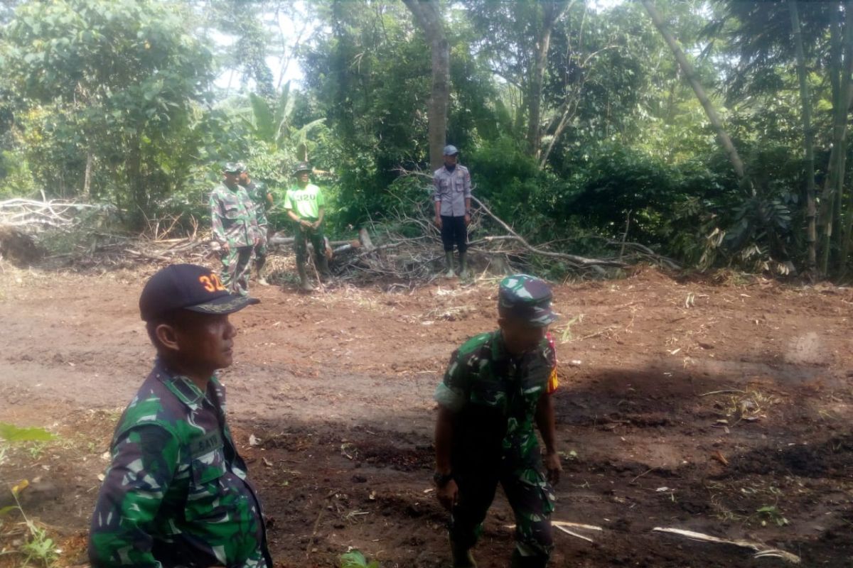 Dandim 0602/Serang pantau progres TMMD hari ke 10