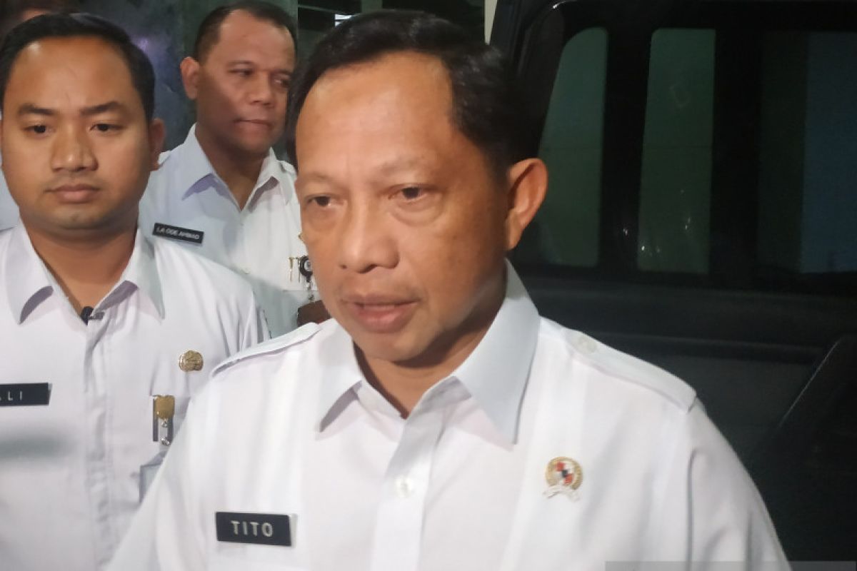 Mendagri Tito Karnavian surati bupati agar tunda pemilihan kepala desa