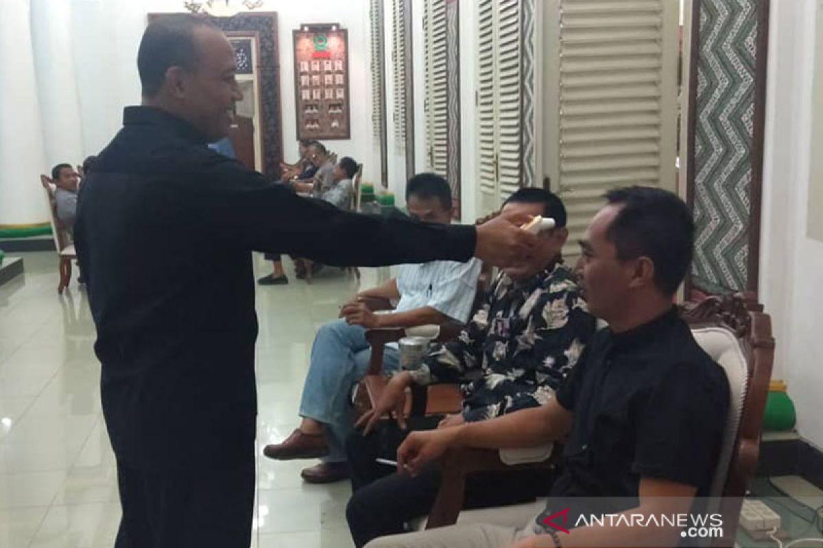 Dampak corona, Bupati Pamekasan batalkan resepsi pernikahan saudaranya