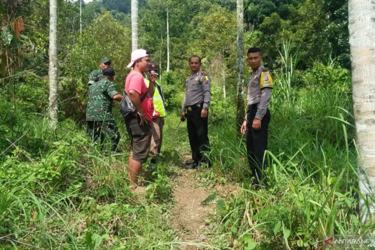 Tak patuhi imbauan, Polsek Tanjung Baru Tanah Datar bubarkan warga yang sedang berburu babi (Video)
