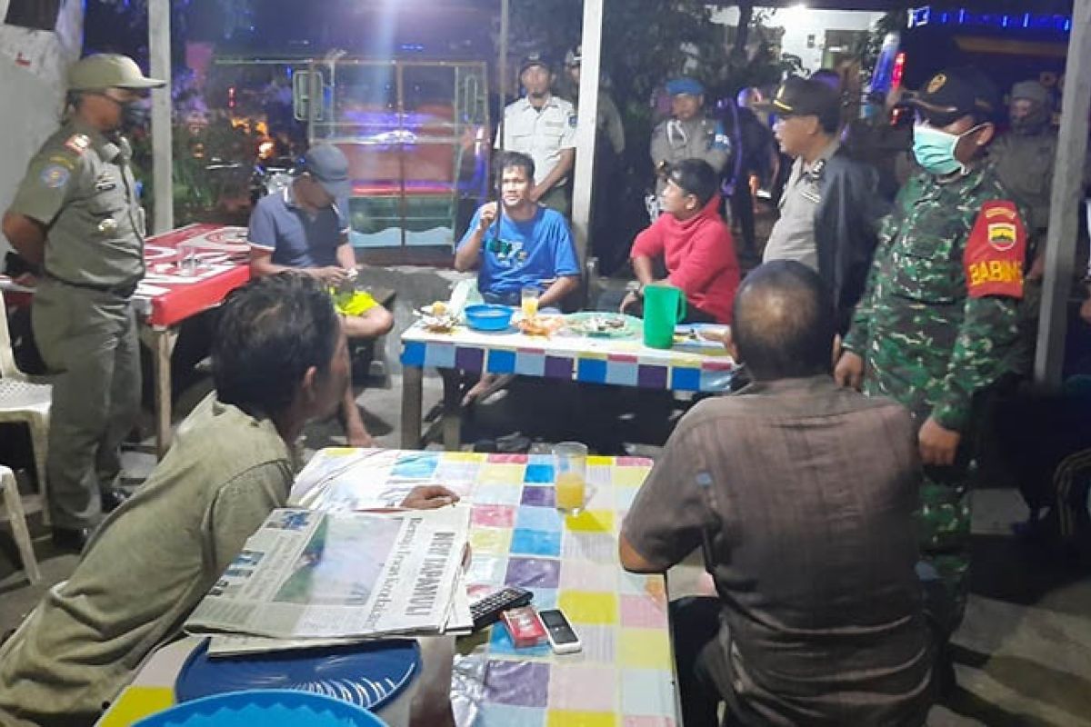 Tim patroli gabungan sisir lokasi tempat nongkrong di Sibolga