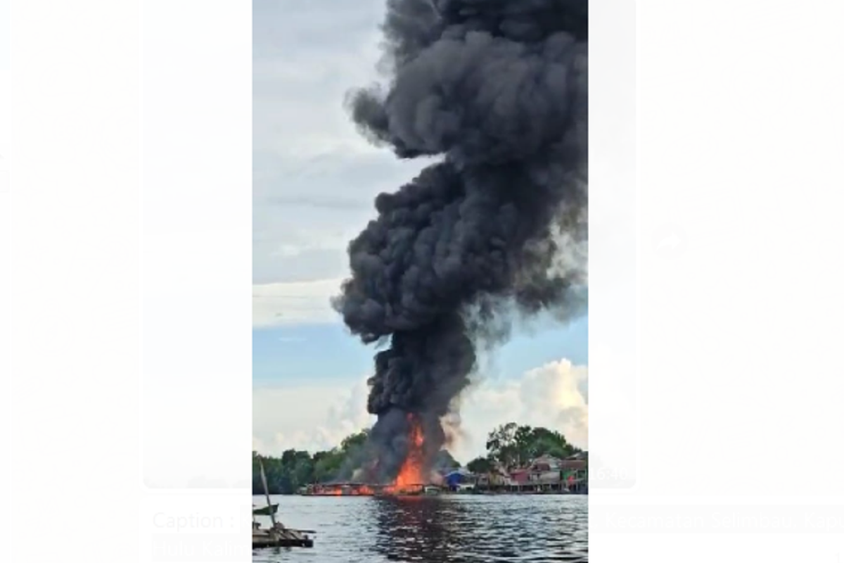 Kebakaran hebat terjadi di Desa Sekulat Selimbau Kapuas Hulu