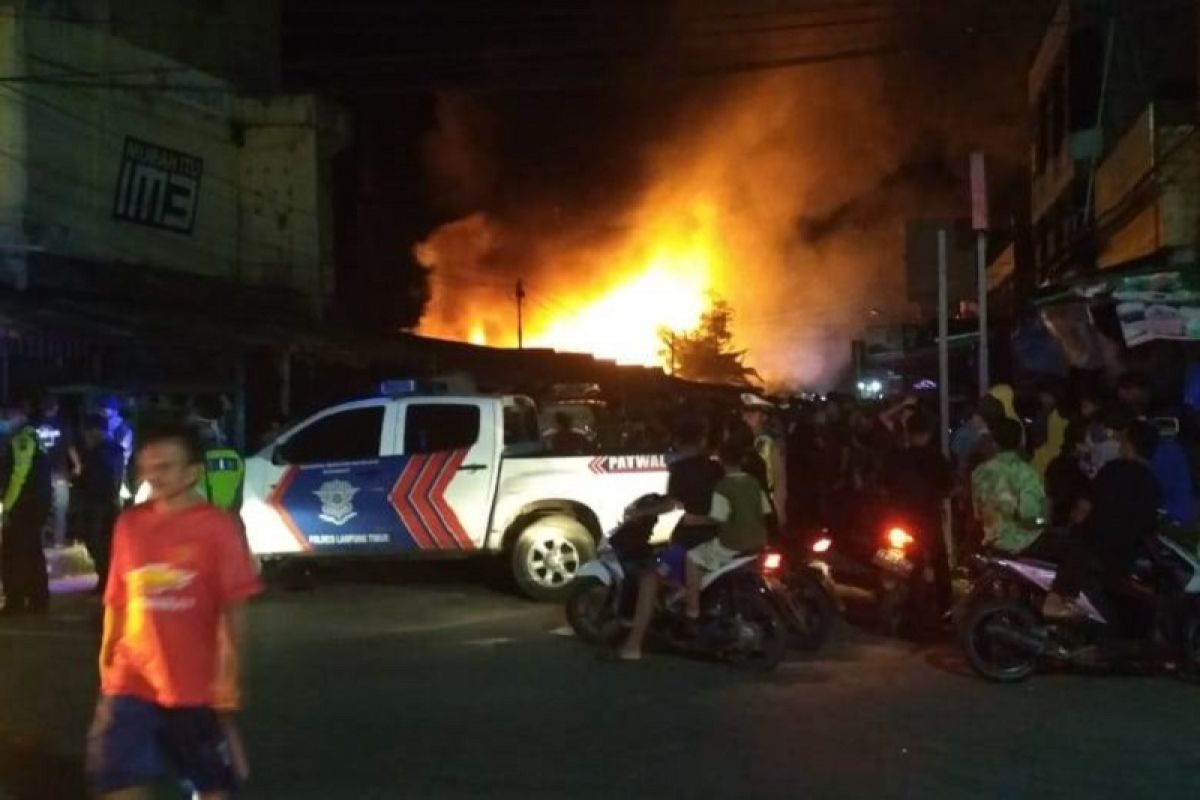 Pasar Way Jepara Lampung Timur terbakar