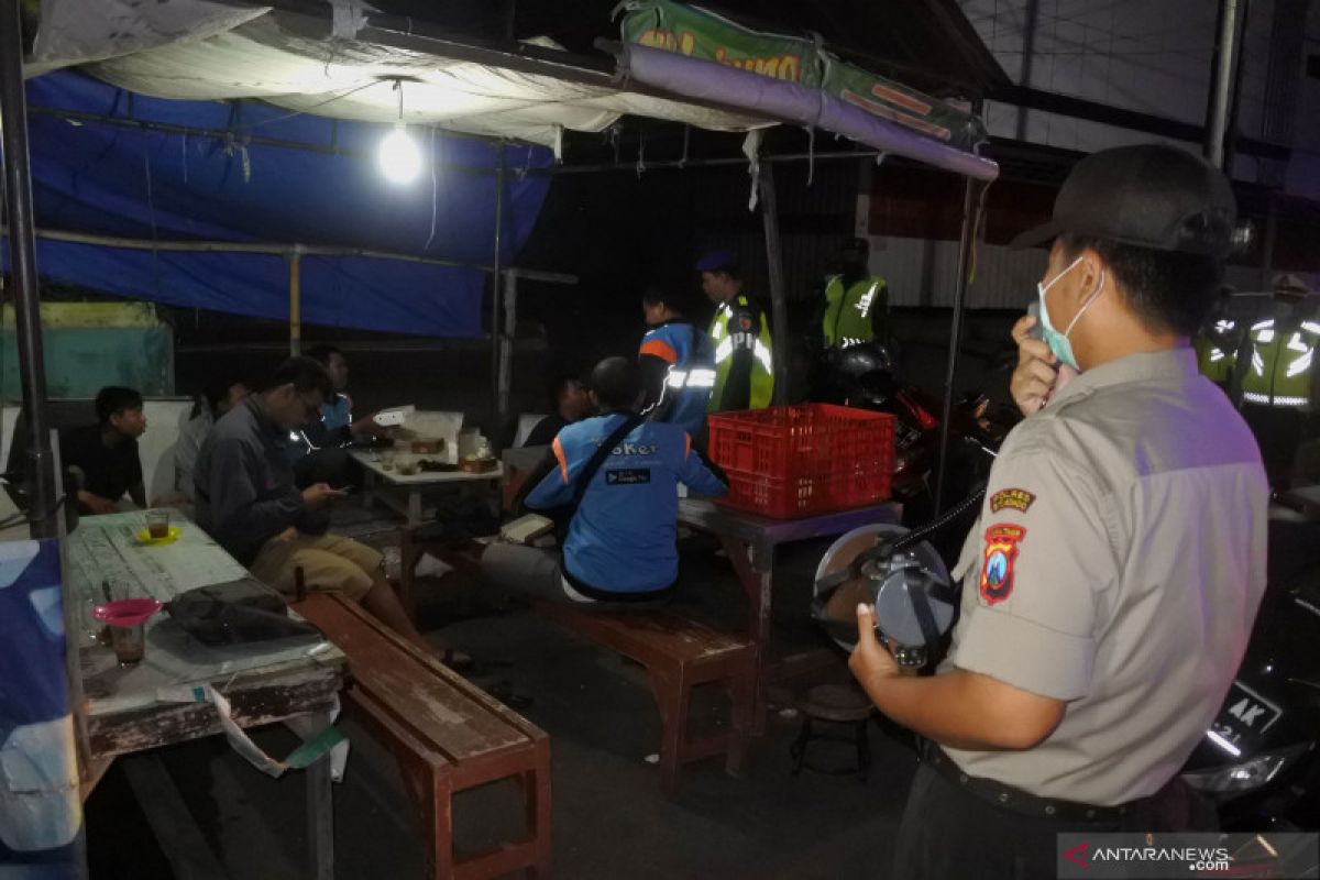 Pedagang makanan di Solok Selatan terdampak pandemi COVID-19