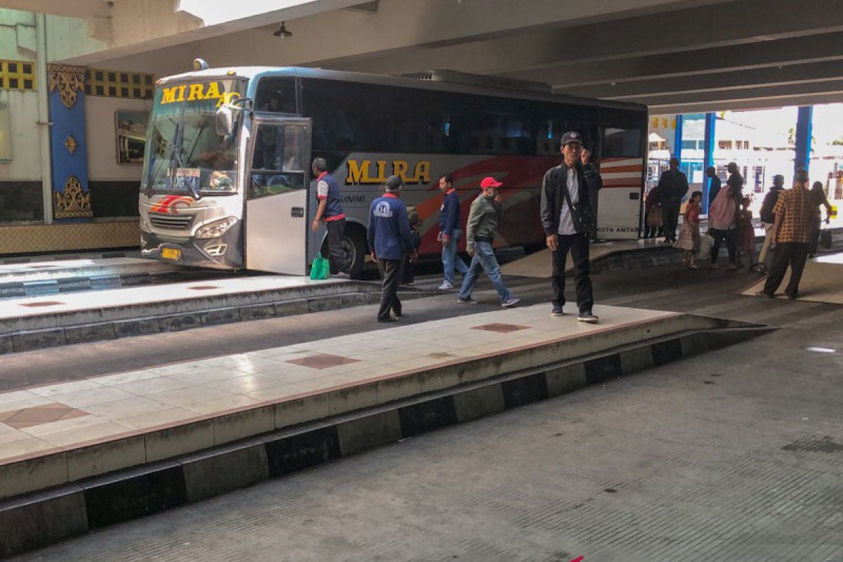 Penumpang di Terminal Bus Giwangan Yogyakarta turun sekitar 40 persen