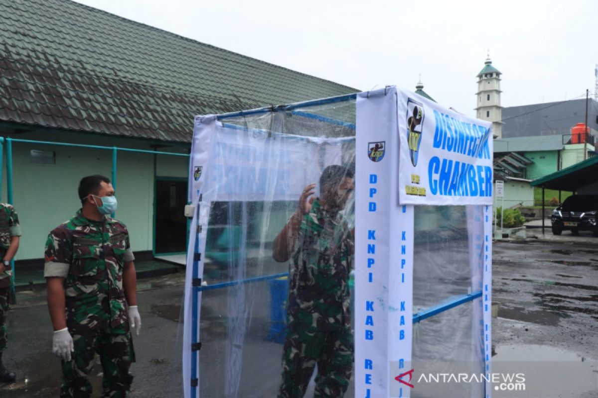 Kodim Rejang Lebong buat bilik penyemprotan disinfektan