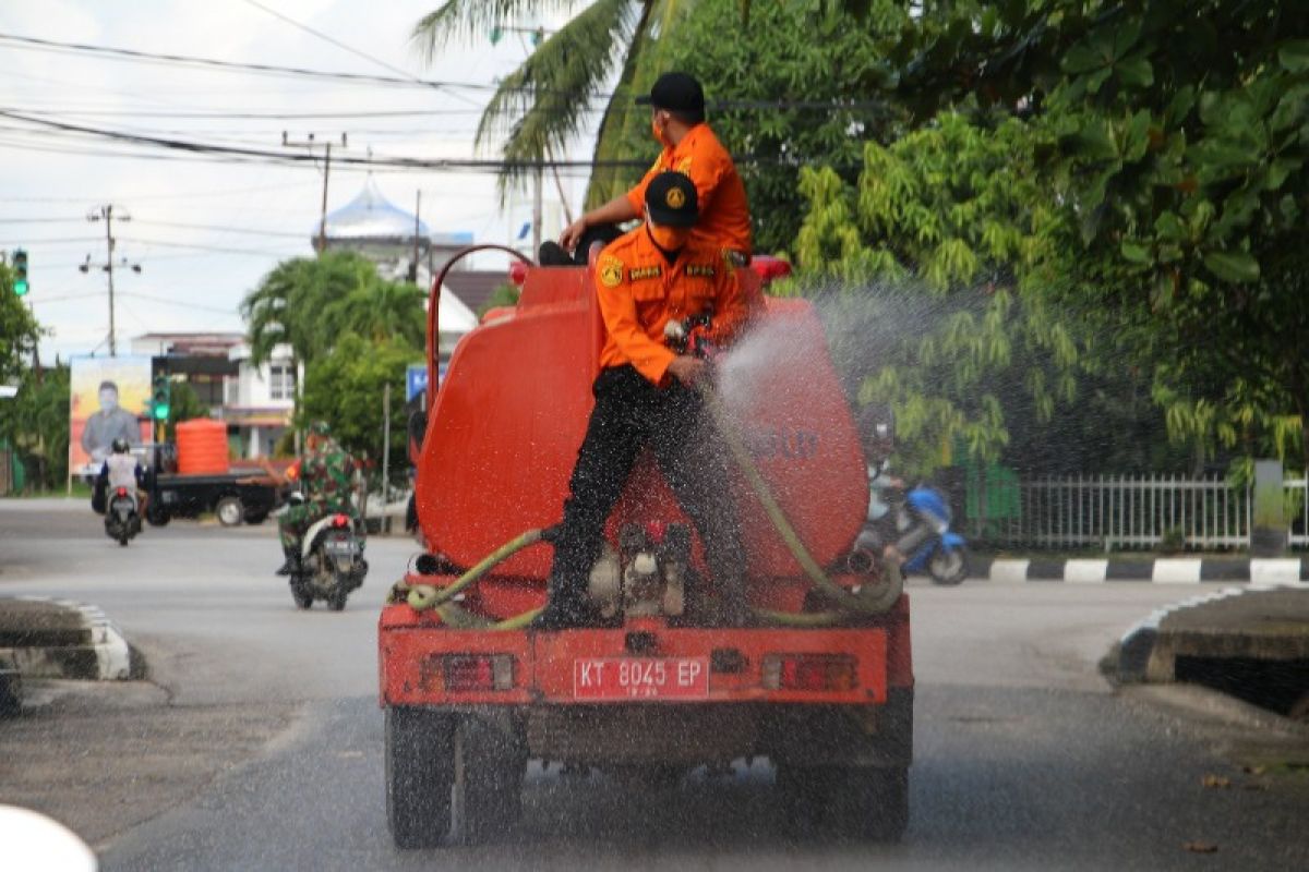 Fasilitas Umum di Paser Disemprot Disinfektan Cegah COVID-19