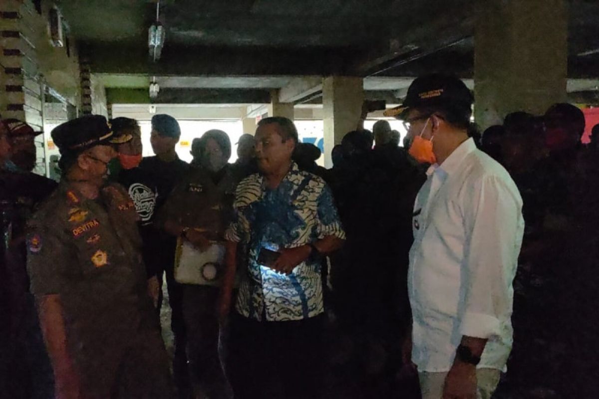 Habis izin operasi, Pemkot Payakumbuh segel Kafe Emstu